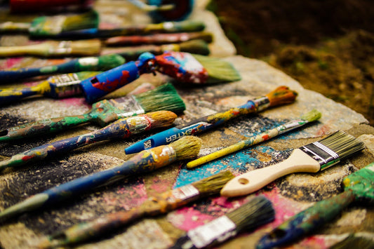 Acrylic vs. Oil Paint: Which Medium Should You Choose?